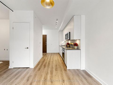 Photo 7 at 635 - 38 Iannuzzi Street, Niagara, Toronto