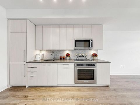 Photo 9 at 635 - 38 Iannuzzi Street, Niagara, Toronto