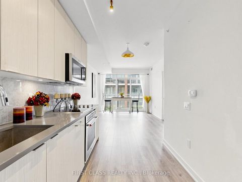 Photo 10 at 635 - 38 Iannuzzi Street, Niagara, Toronto
