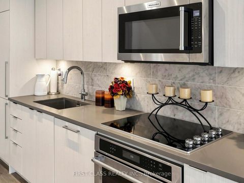 Photo 11 at 635 - 38 Iannuzzi Street, Niagara, Toronto