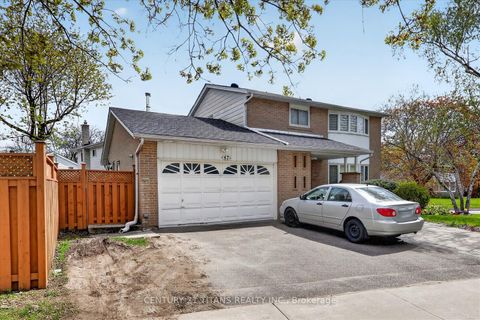 Photo 1 at 47 Kentish Crescent, Malvern West, Toronto