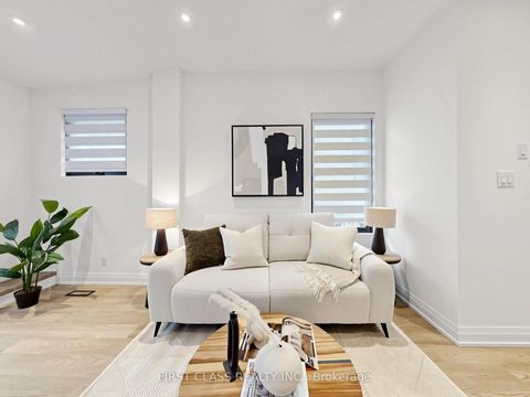 Photo 3 at 174 Manning Avenue, Bellwoods, Toronto