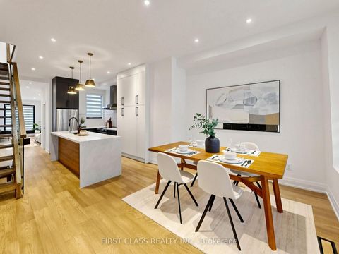Photo 4 at 174 Manning Avenue, Bellwoods, Toronto