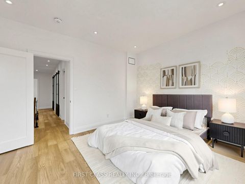 Photo 10 at 174 Manning Avenue, Bellwoods, Toronto