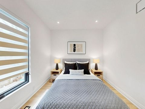 Photo 12 at 174 Manning Avenue, Bellwoods, Toronto
