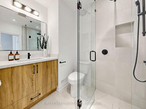 Photo 13 at 174 Manning Avenue, Bellwoods, Toronto