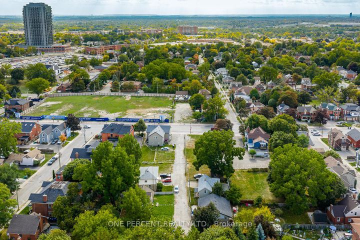 Photo 37 at 3 Bird Avenue, Downtown Brampton, Brampton