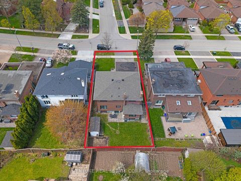 Photo 3 at 83 Jeanne Drive, East Woodbridge, Vaughan