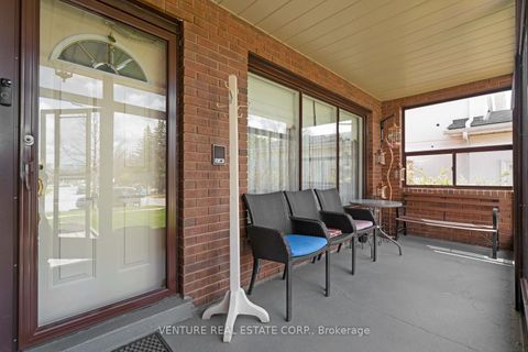 Photo 5 at 83 Jeanne Drive, East Woodbridge, Vaughan