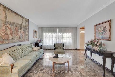 Photo 10 at 83 Jeanne Drive, East Woodbridge, Vaughan