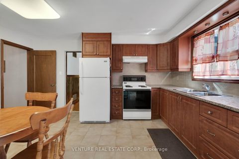Photo 12 at 83 Jeanne Drive, East Woodbridge, Vaughan