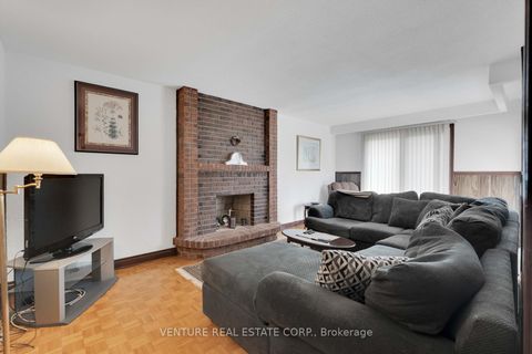 Photo 15 at 83 Jeanne Drive, East Woodbridge, Vaughan