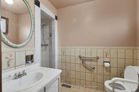 Photo 30 at 83 Jeanne Drive, East Woodbridge, Vaughan