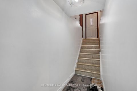 Photo 32 at 83 Jeanne Drive, East Woodbridge, Vaughan