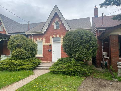 Photo 1 at 231 Clinton Street, Little Italy, Toronto
