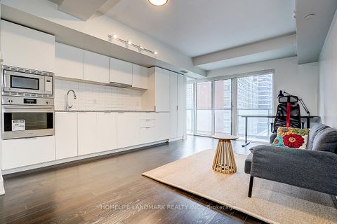 Photo 3 at 1116 - 955 BAY Street, Bay Street Corridor, Toronto