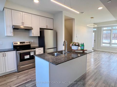 Photo 9 at 13 - 370 Red Maple Road, Langstaff, Richmond Hill
