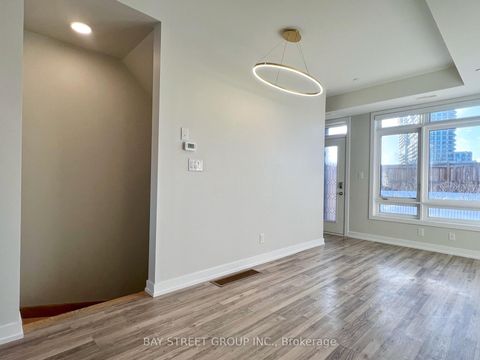 Photo 11 at 13 - 370 Red Maple Road, Langstaff, Richmond Hill