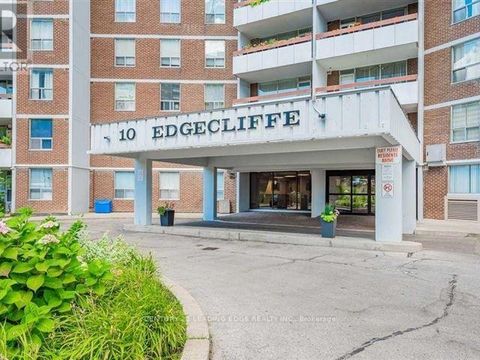 Photo 2 at 815 - 10 Edgecliffe Golfway, Flemingdon Park, Toronto