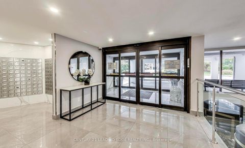 Photo 3 at 815 - 10 Edgecliffe Golfway, Flemingdon Park, Toronto