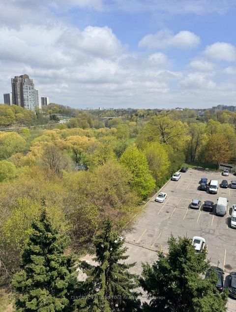Photo 6 at 815 - 10 Edgecliffe Golfway, Flemingdon Park, Toronto