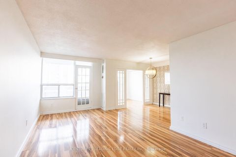 Photo 7 at 815 - 10 Edgecliffe Golfway, Flemingdon Park, Toronto