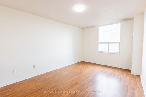 Photo 16 at 815 - 10 Edgecliffe Golfway, Flemingdon Park, Toronto