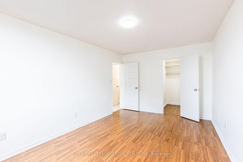 Photo 17 at 815 - 10 Edgecliffe Golfway, Flemingdon Park, Toronto