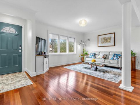 Photo 2 at 85 Flamborough Drive, Amesbury, Toronto