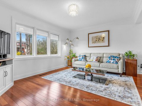 Photo 3 at 85 Flamborough Drive, Amesbury, Toronto