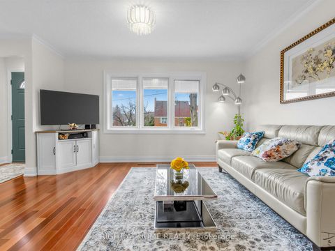 Photo 4 at 85 Flamborough Drive, Amesbury, Toronto