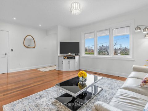 Photo 5 at 85 Flamborough Drive, Amesbury, Toronto