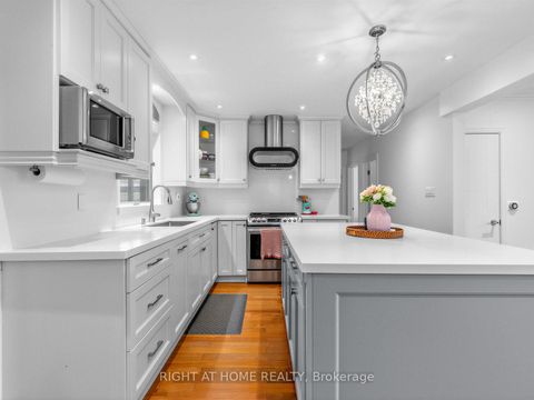 Photo 11 at 85 Flamborough Drive, Amesbury, Toronto