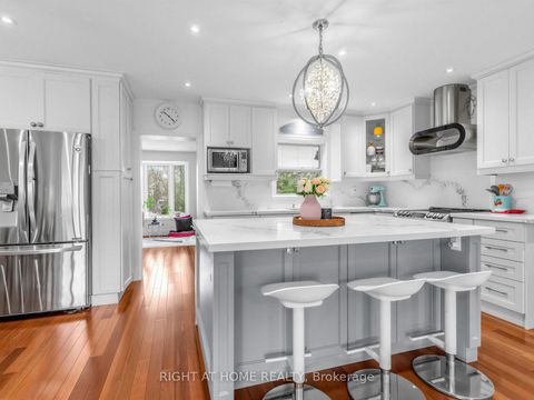 Photo 14 at 85 Flamborough Drive, Amesbury, Toronto