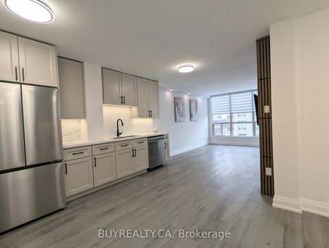 Photo 2 at 1603 - 256 Doris Avenue, Willowdale East, Toronto