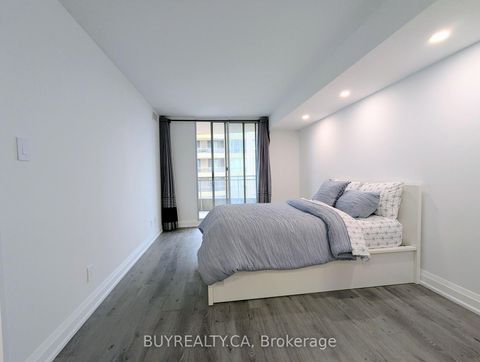 Photo 13 at 1603 - 256 Doris Avenue, Willowdale East, Toronto