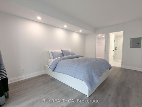 Photo 14 at 1603 - 256 Doris Avenue, Willowdale East, Toronto