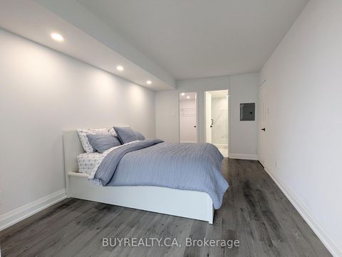 Photo 15 at 1603 - 256 Doris Avenue, Willowdale East, Toronto
