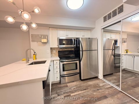 Photo 3 at 725 - 10 Laidlaw Street, South Parkdale, Toronto