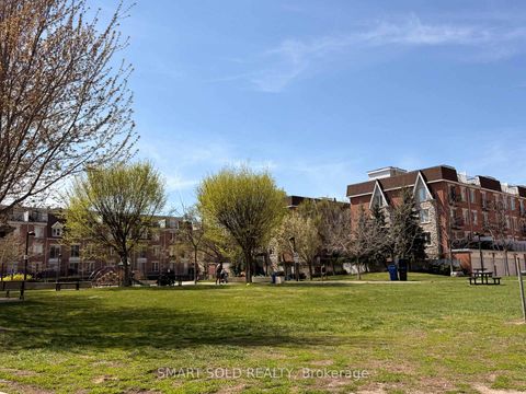 Photo 15 at 725 - 10 Laidlaw Street, South Parkdale, Toronto