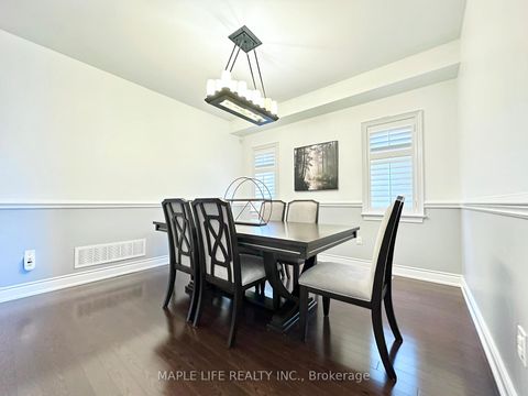 Photo 6 at 194 Twin Hills Crescent, Vellore Village, Vaughan