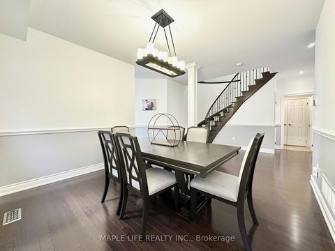 Photo 7 at 194 Twin Hills Crescent, Vellore Village, Vaughan