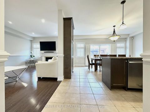 Photo 8 at 194 Twin Hills Crescent, Vellore Village, Vaughan