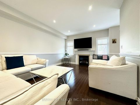 Photo 9 at 194 Twin Hills Crescent, Vellore Village, Vaughan