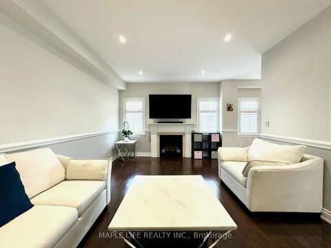 Photo 10 at 194 Twin Hills Crescent, Vellore Village, Vaughan