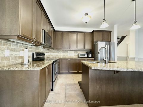 Photo 15 at 194 Twin Hills Crescent, Vellore Village, Vaughan
