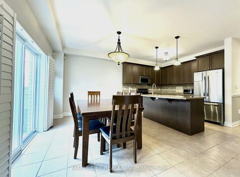 Photo 17 at 194 Twin Hills Crescent, Vellore Village, Vaughan
