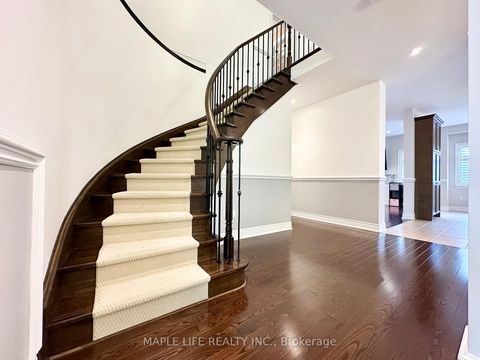 Photo 19 at 194 Twin Hills Crescent, Vellore Village, Vaughan