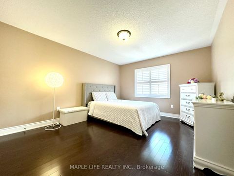 Photo 21 at 194 Twin Hills Crescent, Vellore Village, Vaughan