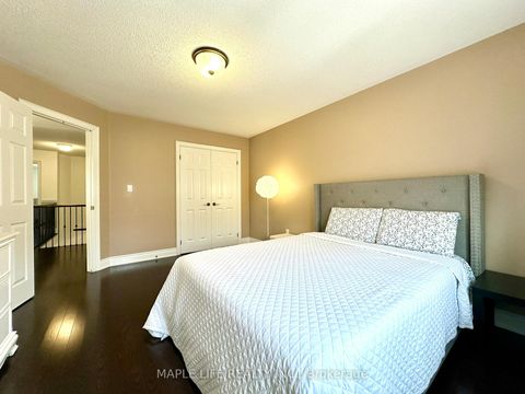 Photo 22 at 194 Twin Hills Crescent, Vellore Village, Vaughan